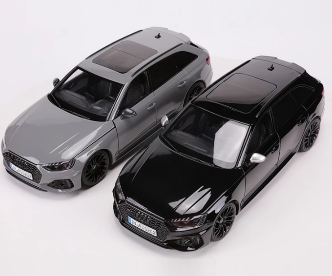 Audi RS4 Avant - 1/18