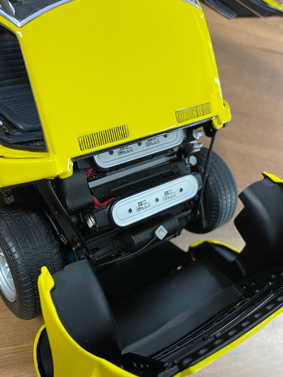 Lamborghini Miura SV Yellow - 1/18