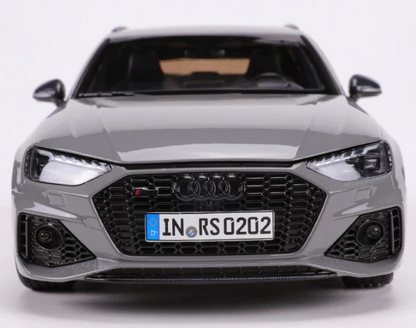 Audi RS4 Avant - 1/18