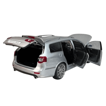 Passat R36 - 1/18