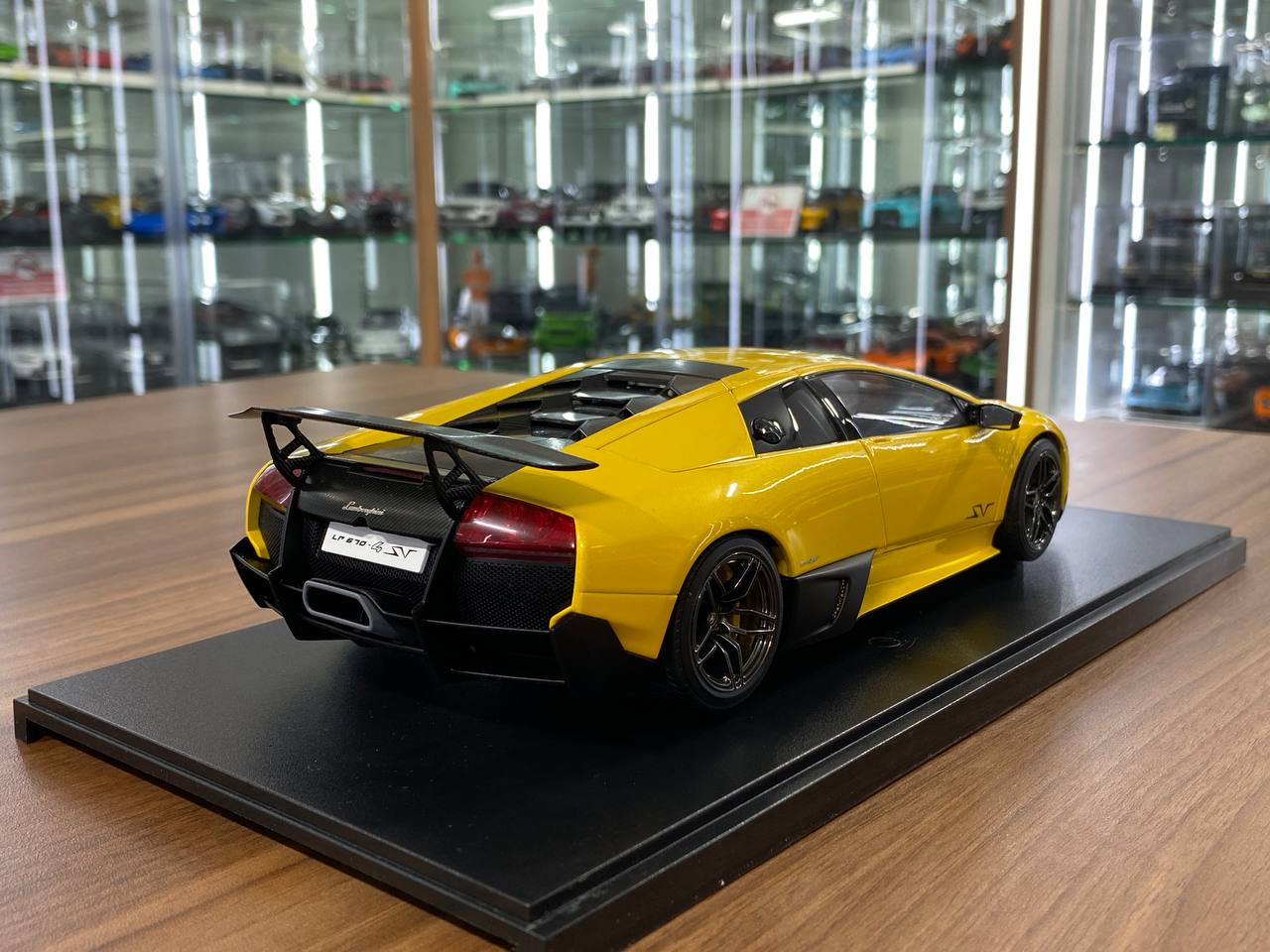 1/18 Diecast Lamborghini Murciélago LP670-4 SV Giallo Orion Yellow – Autoart Full Opening