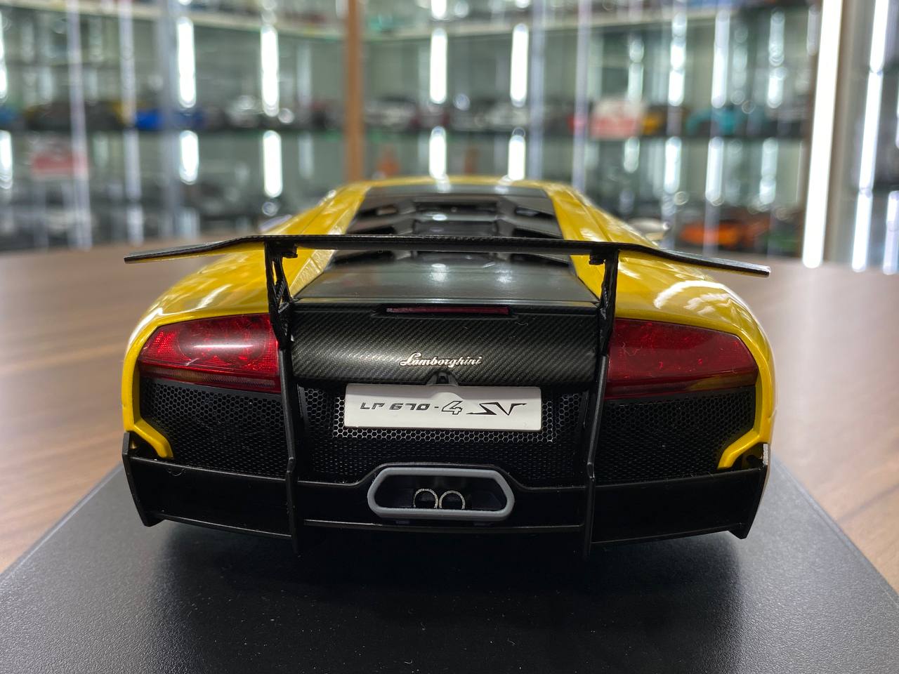 1/18 Diecast Lamborghini Murciélago LP670-4 SV Giallo Orion Yellow – Autoart Full Opening