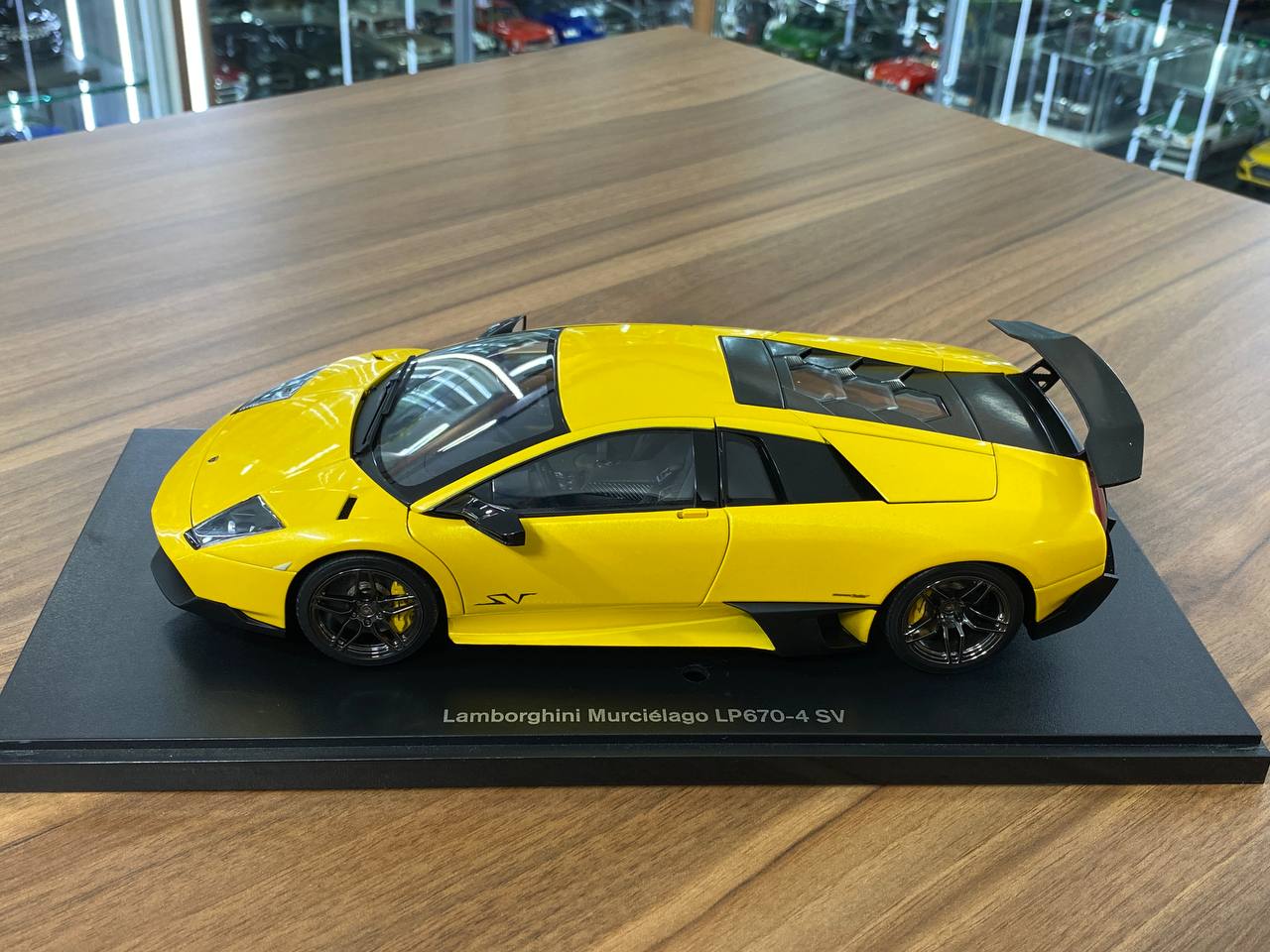 1/18 Diecast Lamborghini Murciélago LP670-4 SV Giallo Orion Yellow – Autoart Full Opening
