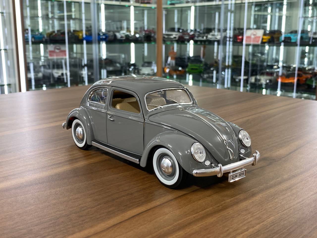1/18 Metal Diecast Bburago Volkswagen Kafer Beetle (1955) Grey