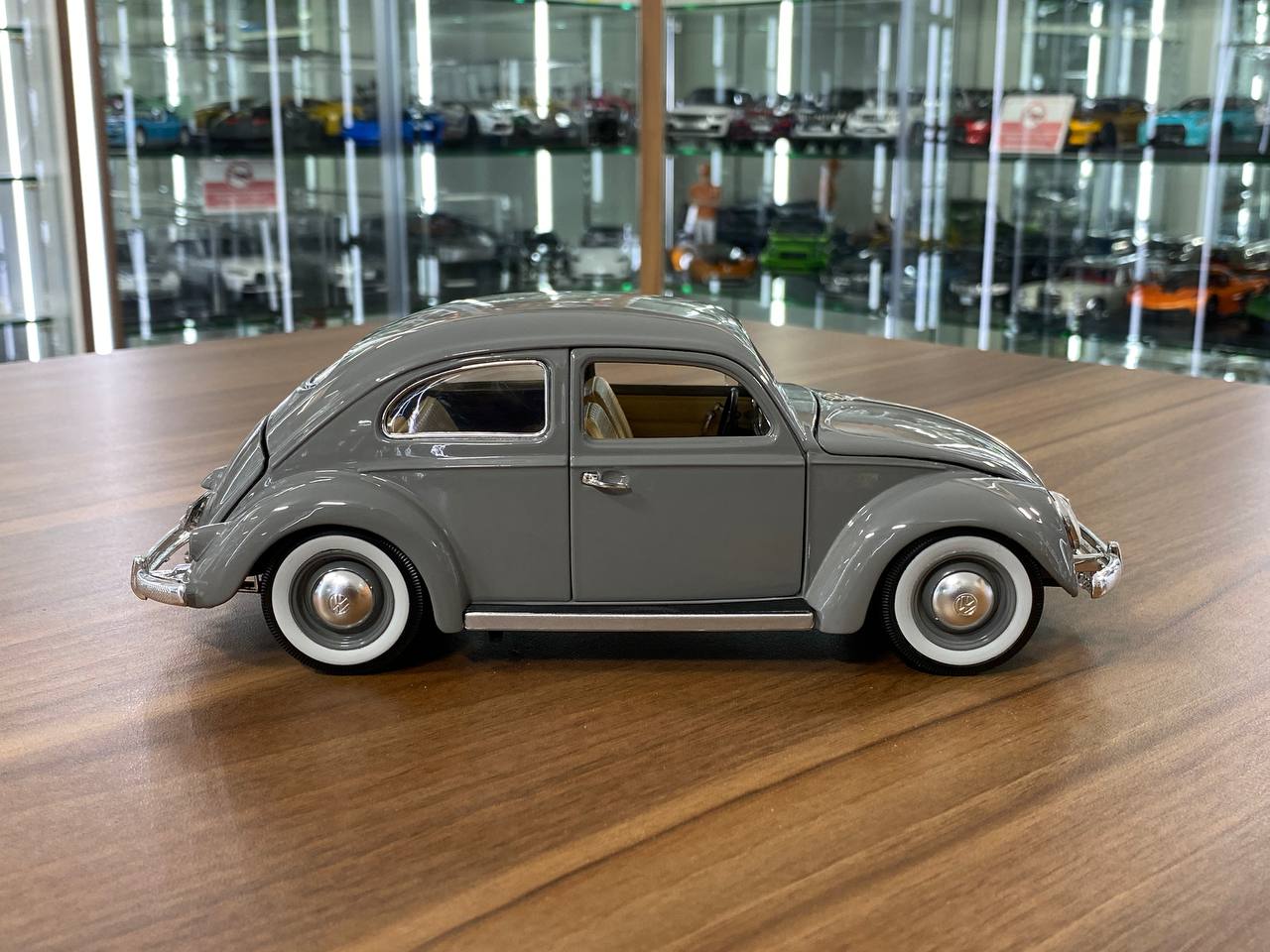 1/18 Metal Diecast Bburago Volkswagen Kafer Beetle (1955) Grey