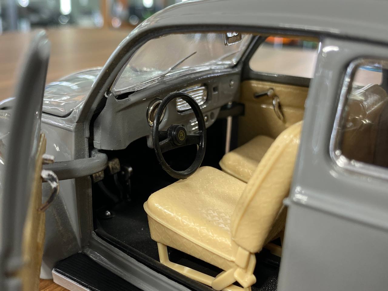 1/18 Metal Diecast Bburago Volkswagen Kafer Beetle (1955) Grey