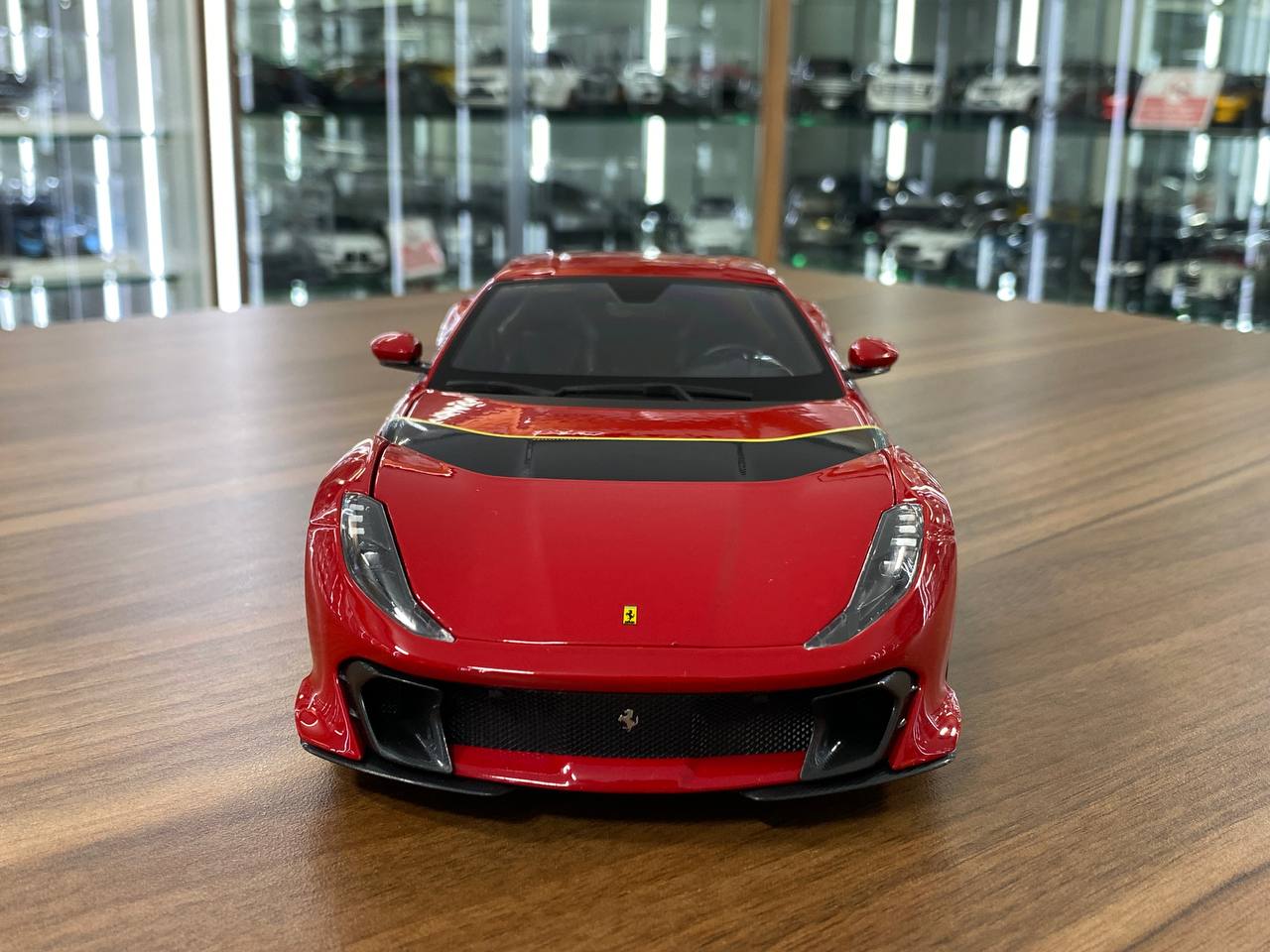 1/18 Metal Diecast Bburago Ferrari Ferrari 812 Competizione in Red