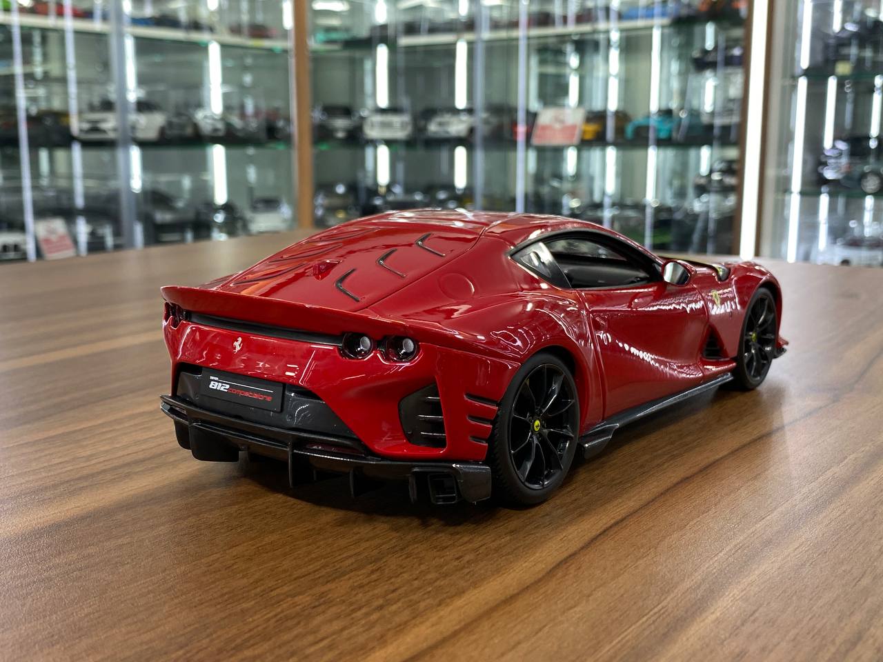 1/18 Metal Diecast Bburago Ferrari Ferrari 812 Competizione in Red