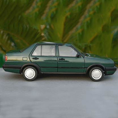 Miniatura Volkswagen Jetta GT Escala 1/18 Fundido Colecionável Portas Abríveis