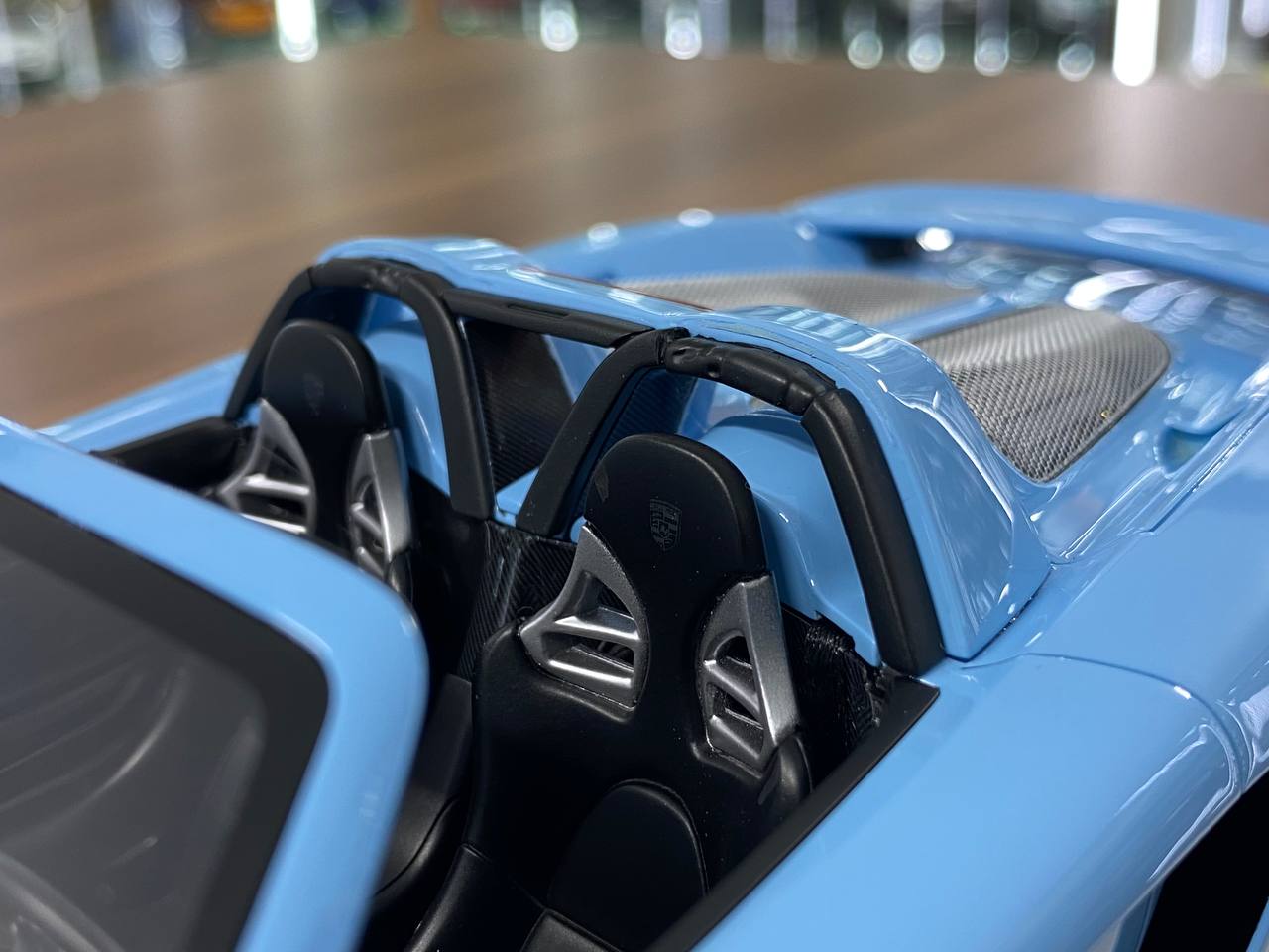 1:18 Resin Model – Make Up Porsche Carrera GT 2004 – Gulf Blue (Limited Edition)
