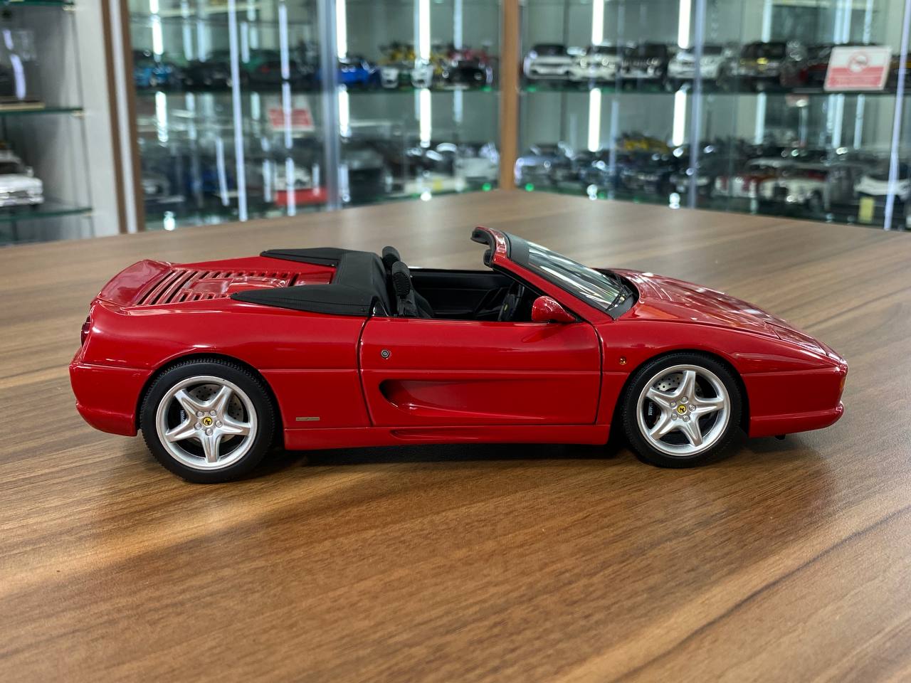 Ferrari F355 Spider - 1/18