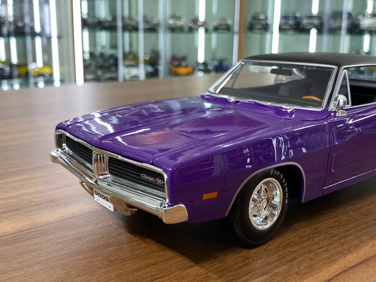1/18 Diecast Maisto Dodge Charger R/T 1969 Purple